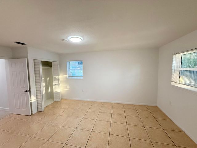 912 SE TARPON Avenue, Stuart, FL 34994