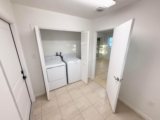 912 SE TARPON Avenue, Stuart, FL 34994