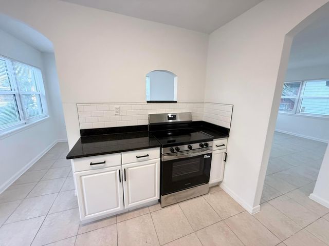 912 SE TARPON Avenue, Stuart, FL 34994