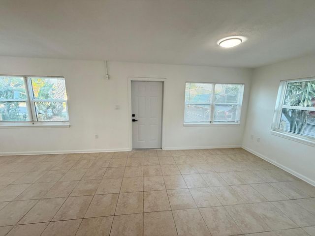 912 SE TARPON Avenue, Stuart, FL 34994