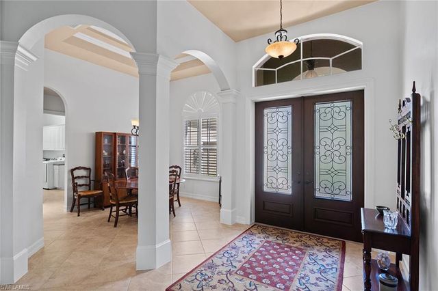 61 Constitution DR, Naples, FL 34112