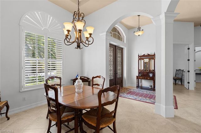 61 Constitution DR, Naples, FL 34112