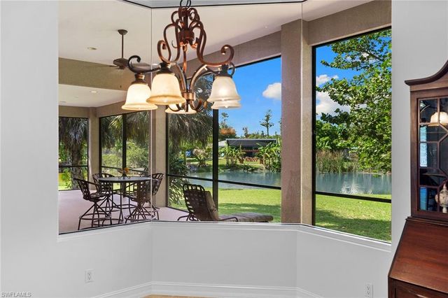 61 Constitution DR, Naples, FL 34112