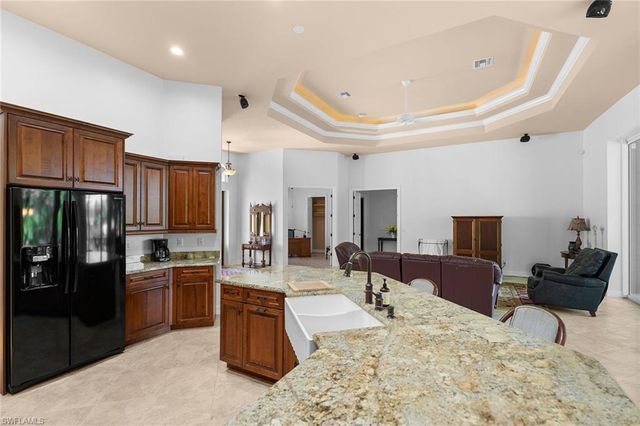 61 Constitution DR, Naples, FL 34112