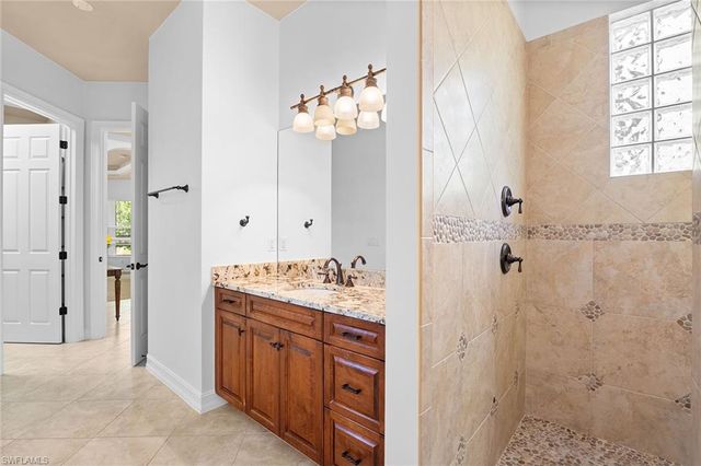 61 Constitution DR, Naples, FL 34112