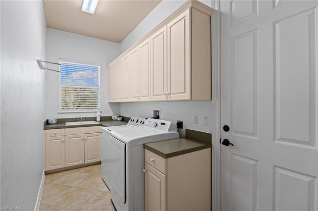 61 Constitution DR, Naples, FL 34112