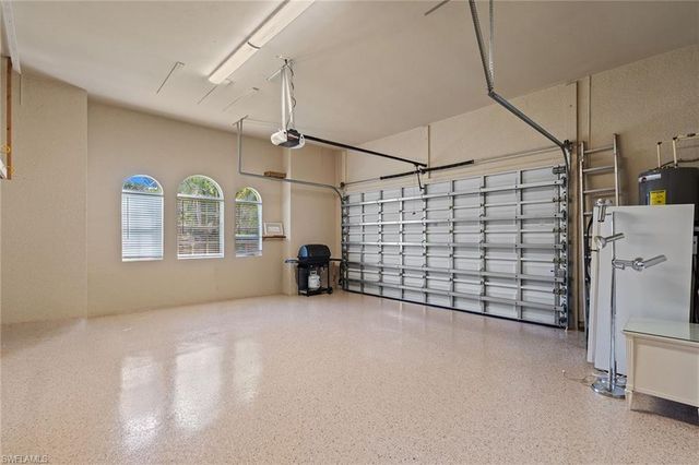 61 Constitution DR, Naples, FL 34112