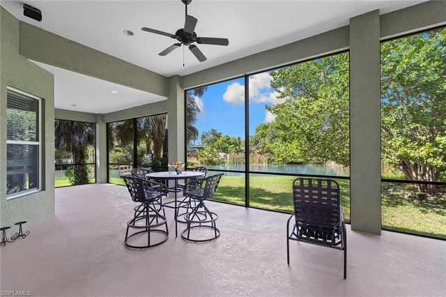 61 Constitution DR, Naples, FL 34112