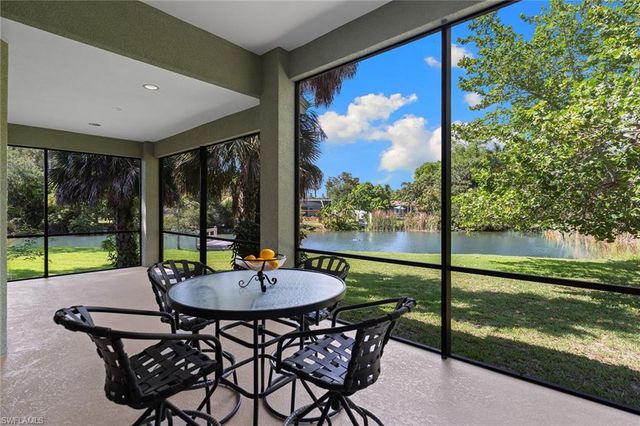 61 Constitution DR, Naples, FL 34112