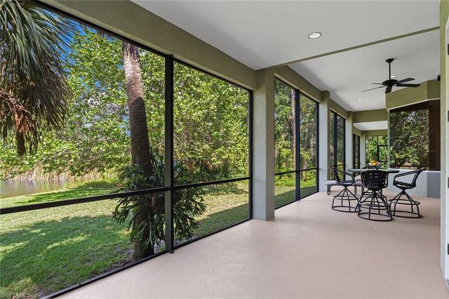61 Constitution DR, Naples, FL 34112