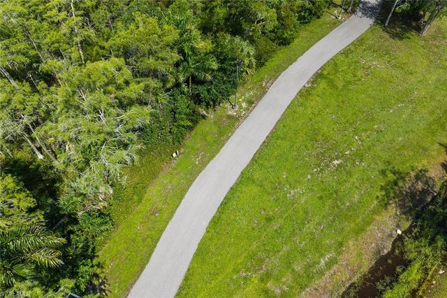 61 Constitution DR, Naples, FL 34112