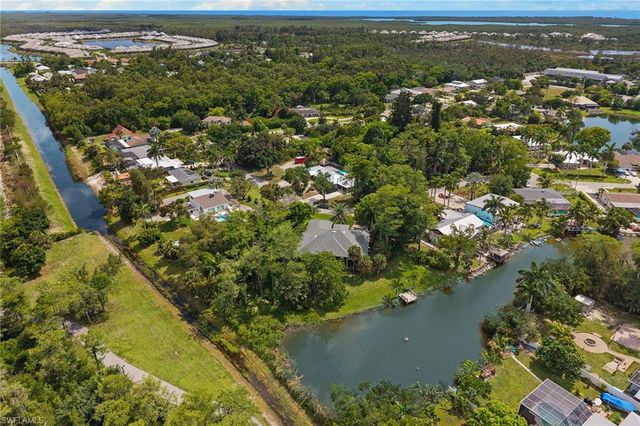 61 Constitution DR, Naples, FL 34112