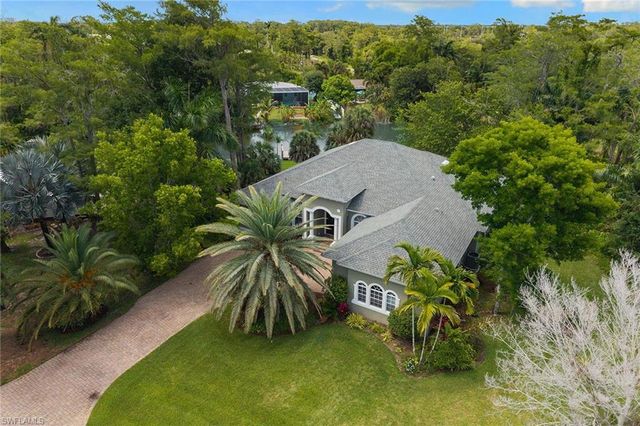 61 Constitution DR, Naples, FL 34112