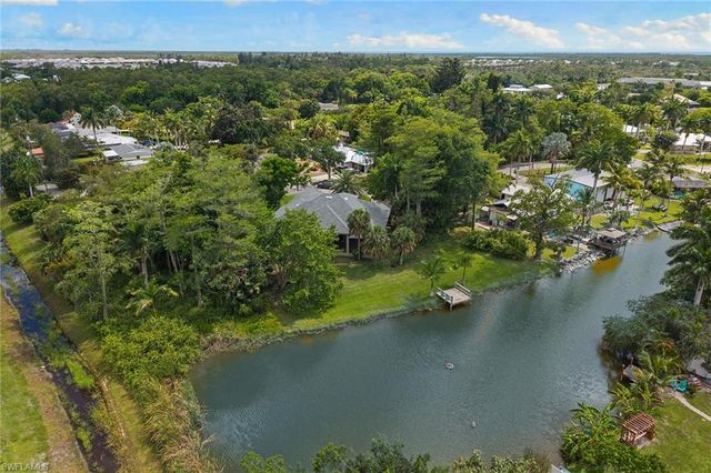 61 Constitution DR, Naples, FL 34112