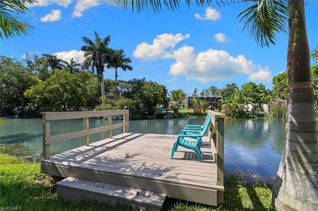 61 Constitution DR, Naples, FL 34112