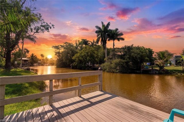 61 Constitution DR, Naples, FL 34112