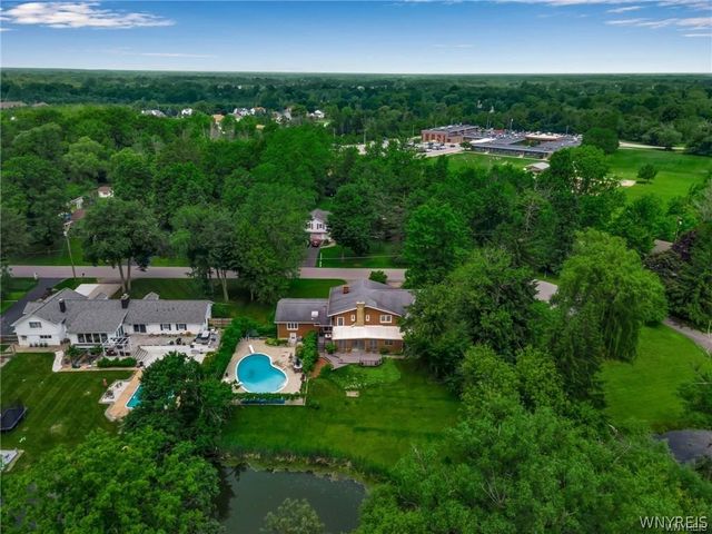 9325 Hunting Valley Road North, Clarence, NY 14031