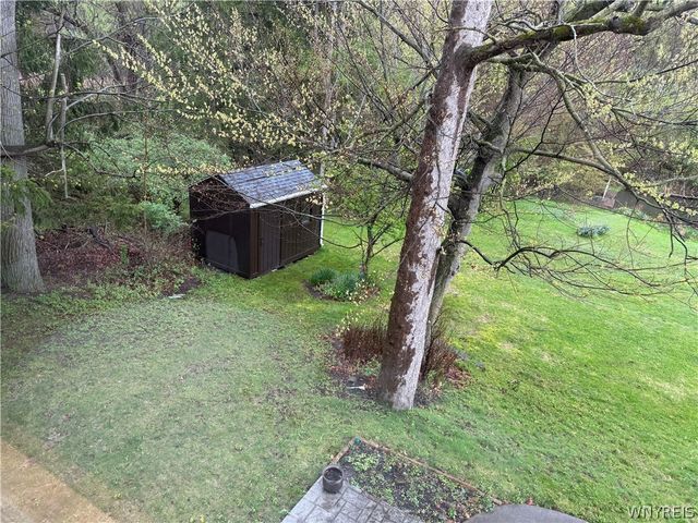 9325 Hunting Valley Road North, Clarence, NY 14031
