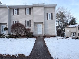105 Spring Lane 105, Suffield, CT 06078