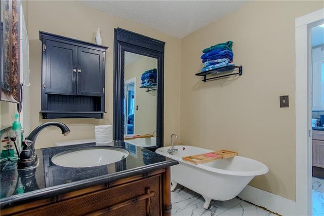 104 W Osage Street, Warsaw, MO 65355