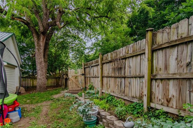 104 W Osage Street, Warsaw, MO 65355