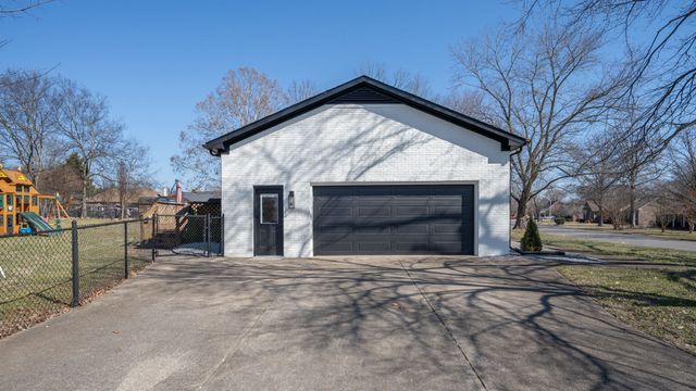 2331 Ravenwood Dr, Murfreesboro, TN 37129