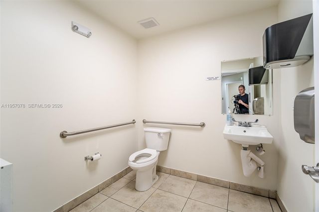 1001 NW 72nd St, Miami, FL 33150