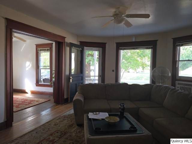 102 Center Street, Augusta, IL 62311