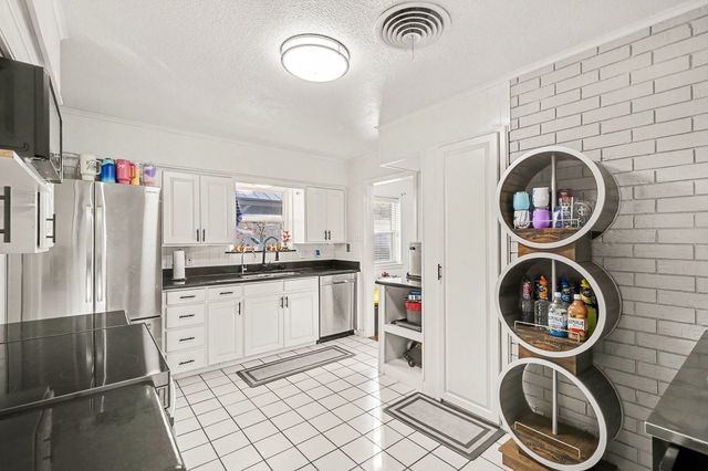 1603 Miller Court, Pantego, TX 76013