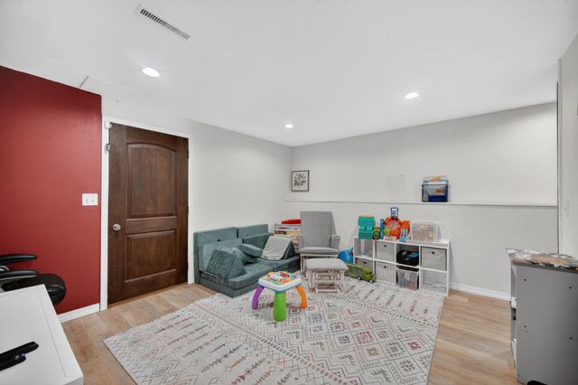504 Wall Avenue, Des Moines, IA 50315