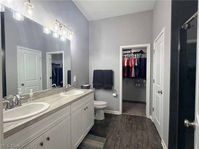 996 Ashley Taylor Court, Wadsworth, OH 44281