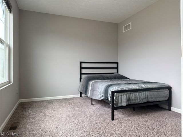 996 Ashley Taylor Court, Wadsworth, OH 44281