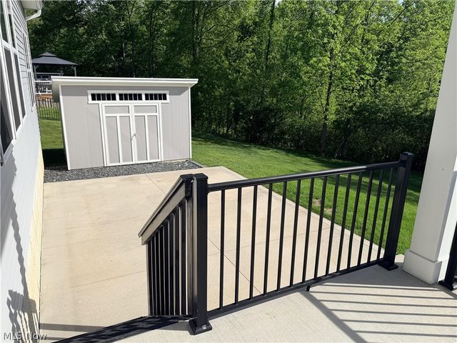 996 Ashley Taylor Court, Wadsworth, OH 44281
