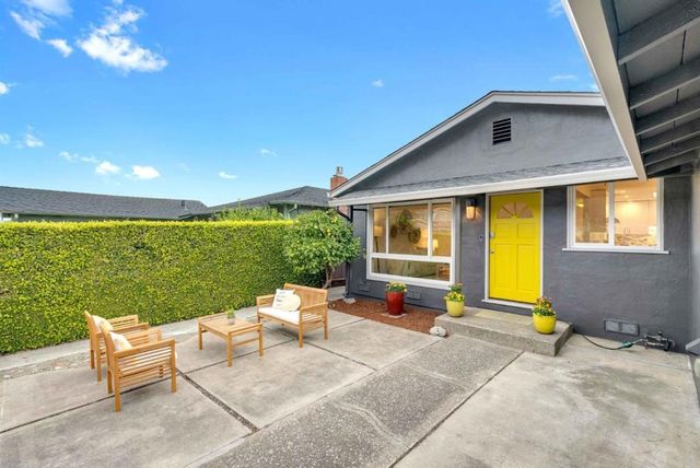 695 Linda Mar Boulevard, Pacifica, CA 94044