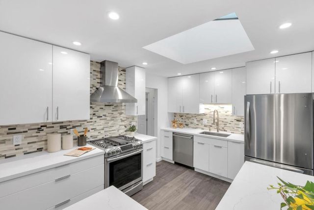 695 Linda Mar Boulevard, Pacifica, CA 94044