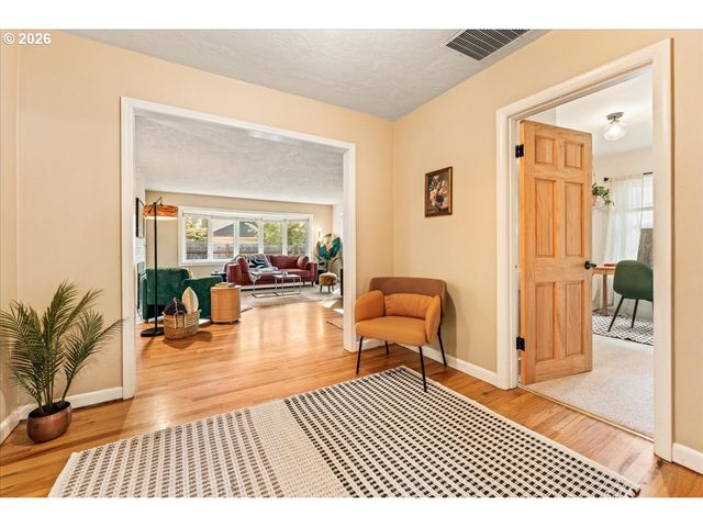 9810 Sw 55TH Ave, Portland, OR 97219