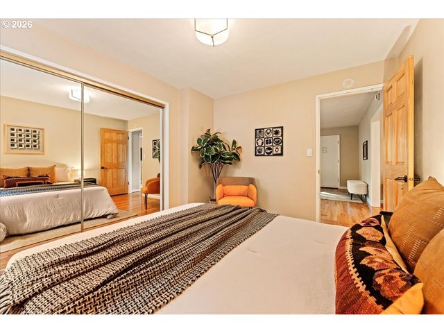 9810 Sw 55TH Ave, Portland, OR 97219