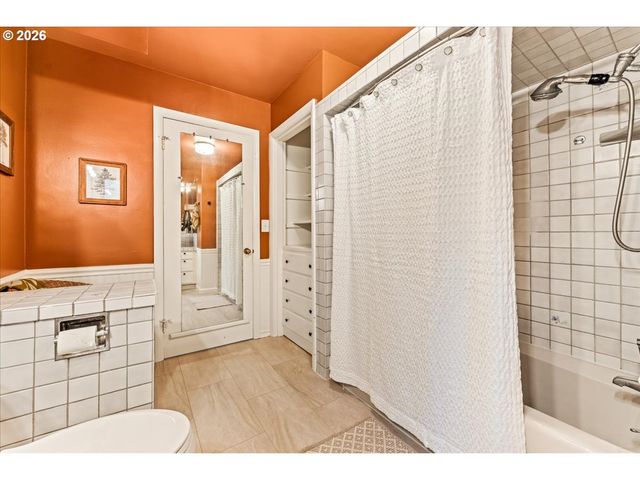 9810 Sw 55TH Ave, Portland, OR 97219