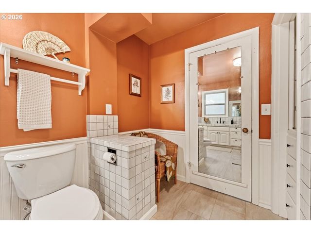 9810 Sw 55TH Ave, Portland, OR 97219