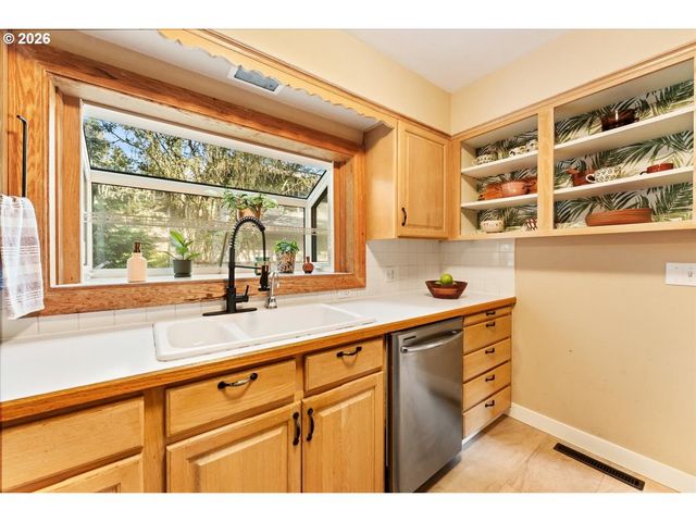 9810 Sw 55TH Ave, Portland, OR 97219