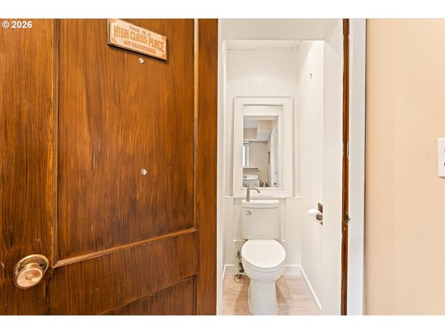 9810 Sw 55TH Ave, Portland, OR 97219