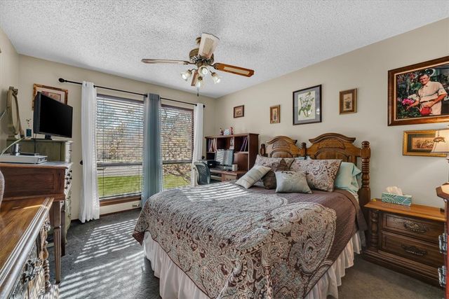 2834 S College Drive, Fayetteville, AR 72701