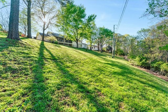 2834 S College Drive, Fayetteville, AR 72701