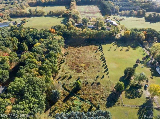 Parc B Tipsico Lake Road, Hartland, MI 48353