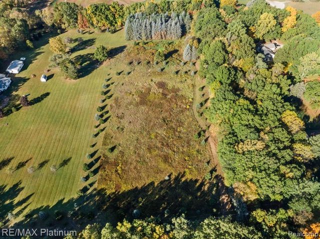 Parc B Tipsico Lake Road, Hartland, MI 48353