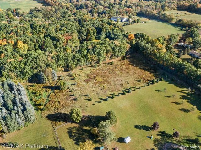 Parc B Tipsico Lake Road, Hartland, MI 48353