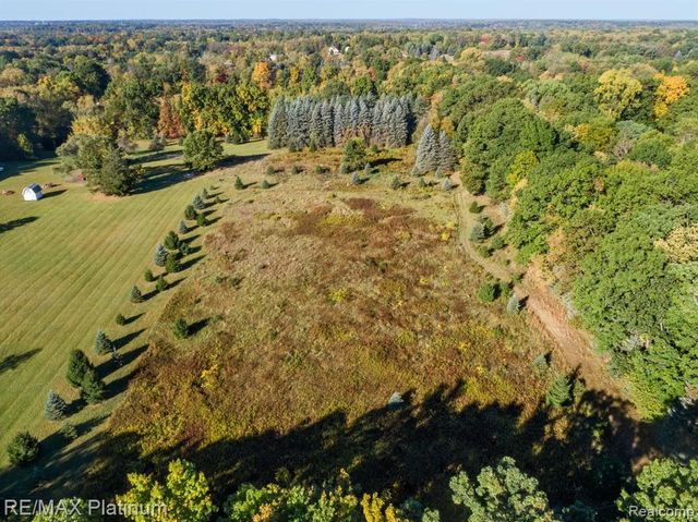 Parc B Tipsico Lake Road, Hartland, MI 48353