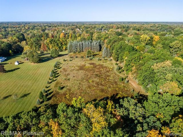 Parc B Tipsico Lake Road, Hartland, MI 48353