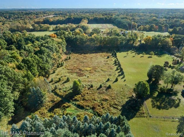 Parc B Tipsico Lake Road, Hartland, MI 48353