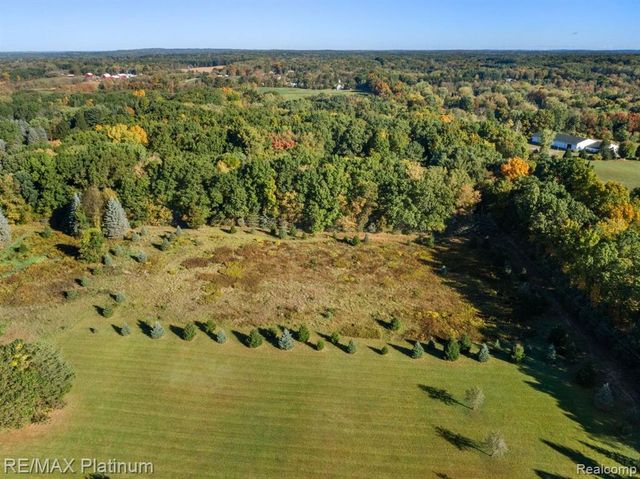 Parc B Tipsico Lake Road, Hartland, MI 48353